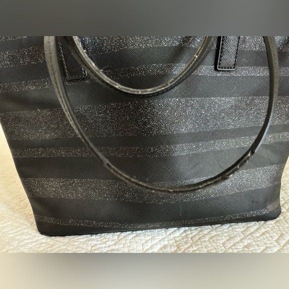 Kate Spade ♠️ handbag Black. Handles worn. Otherwise great condition. - Picture 6 of 6
